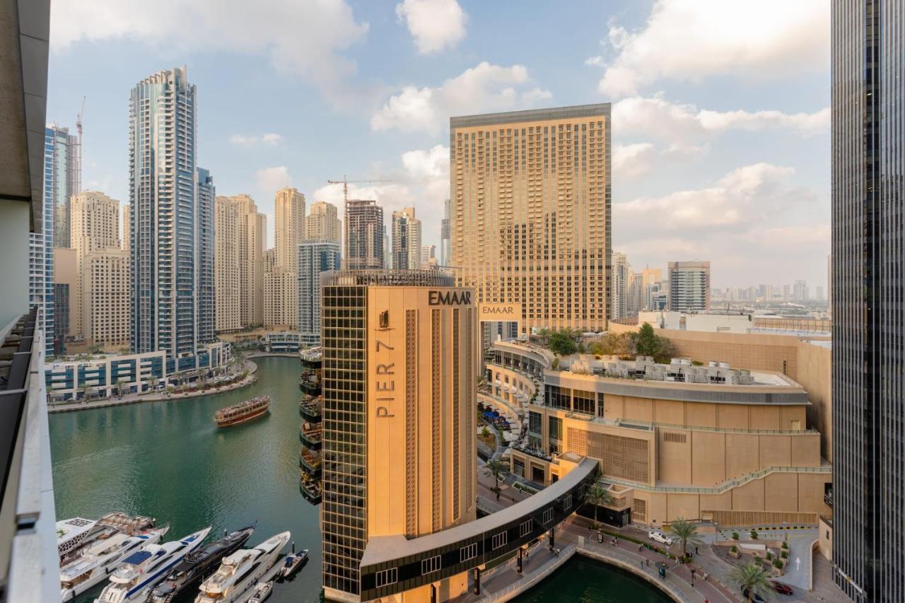 Luxfolio Retreats - Sweeping Marina View Apartment