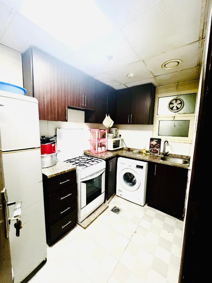 Private In 2br Homestay Dubai