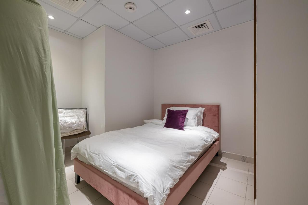 Apartment Noora Tower I Spacious 3bdr And Maid With Burj Khalifa View Dubai