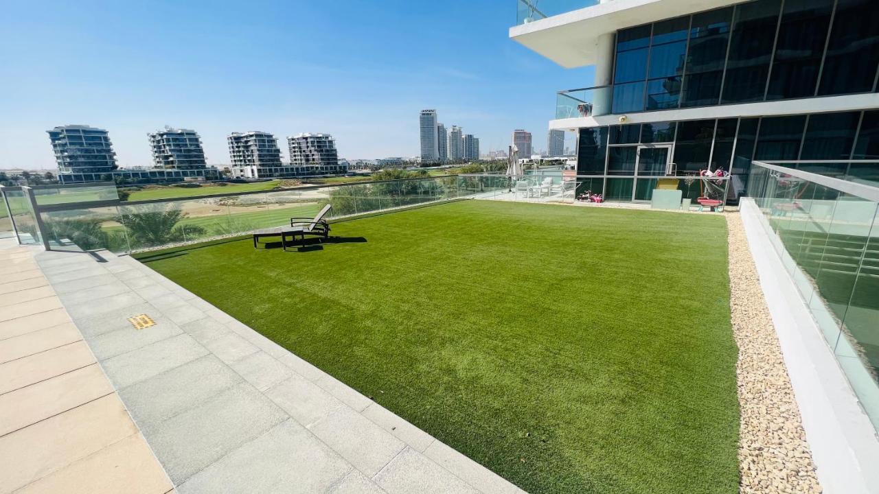 Newly Furnished Bright And Cozy - Damac Hills Apartment *