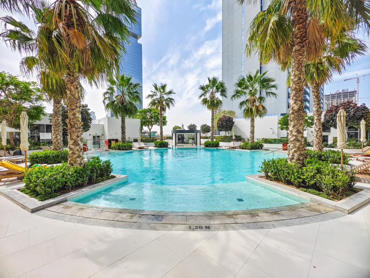 Apartment Luxury With Pool View In Vibrant Community