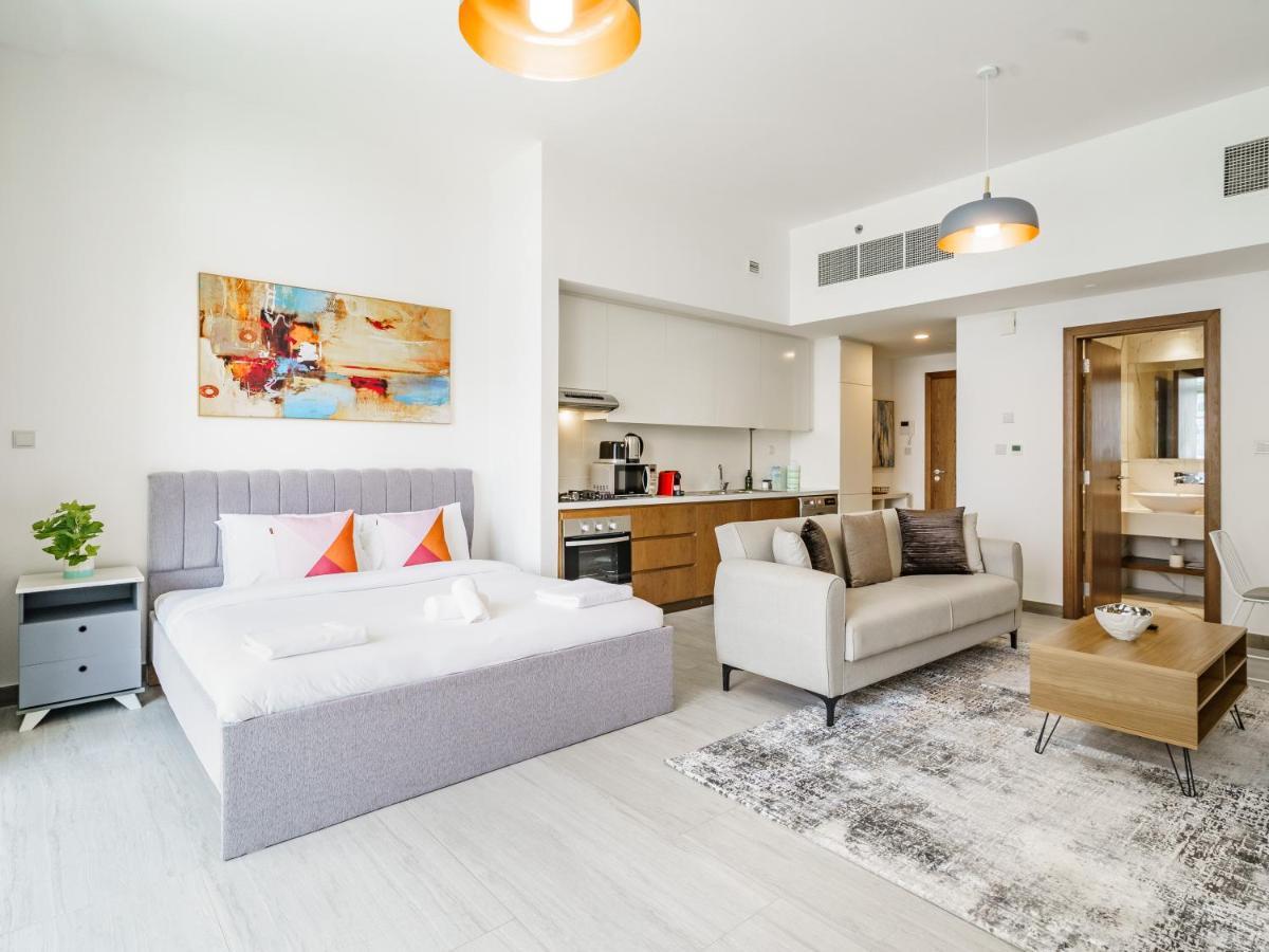 Apartment Luxury With Pool View In Vibrant Community *