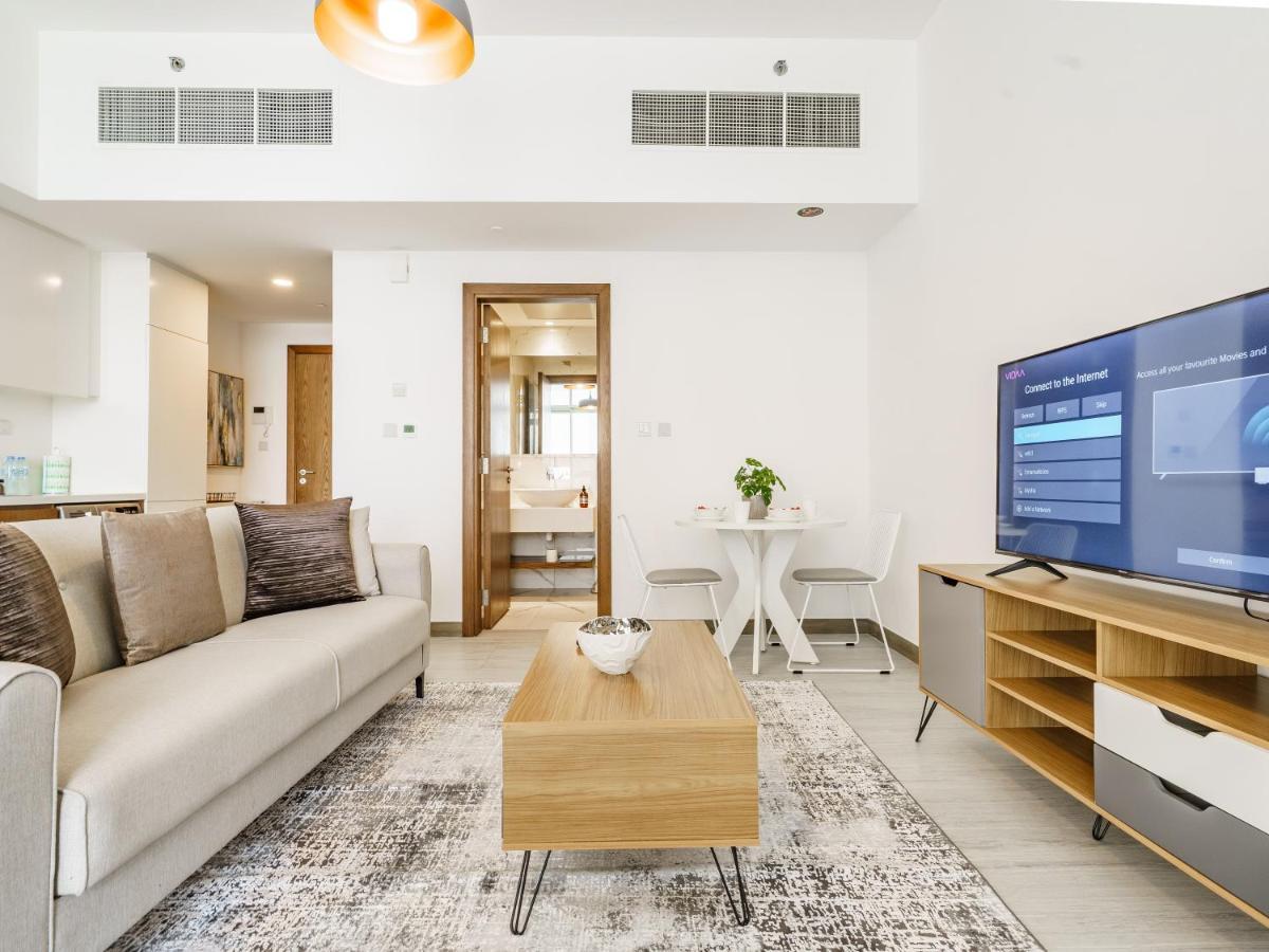 Luxury With Pool View In Vibrant Community * Dubai