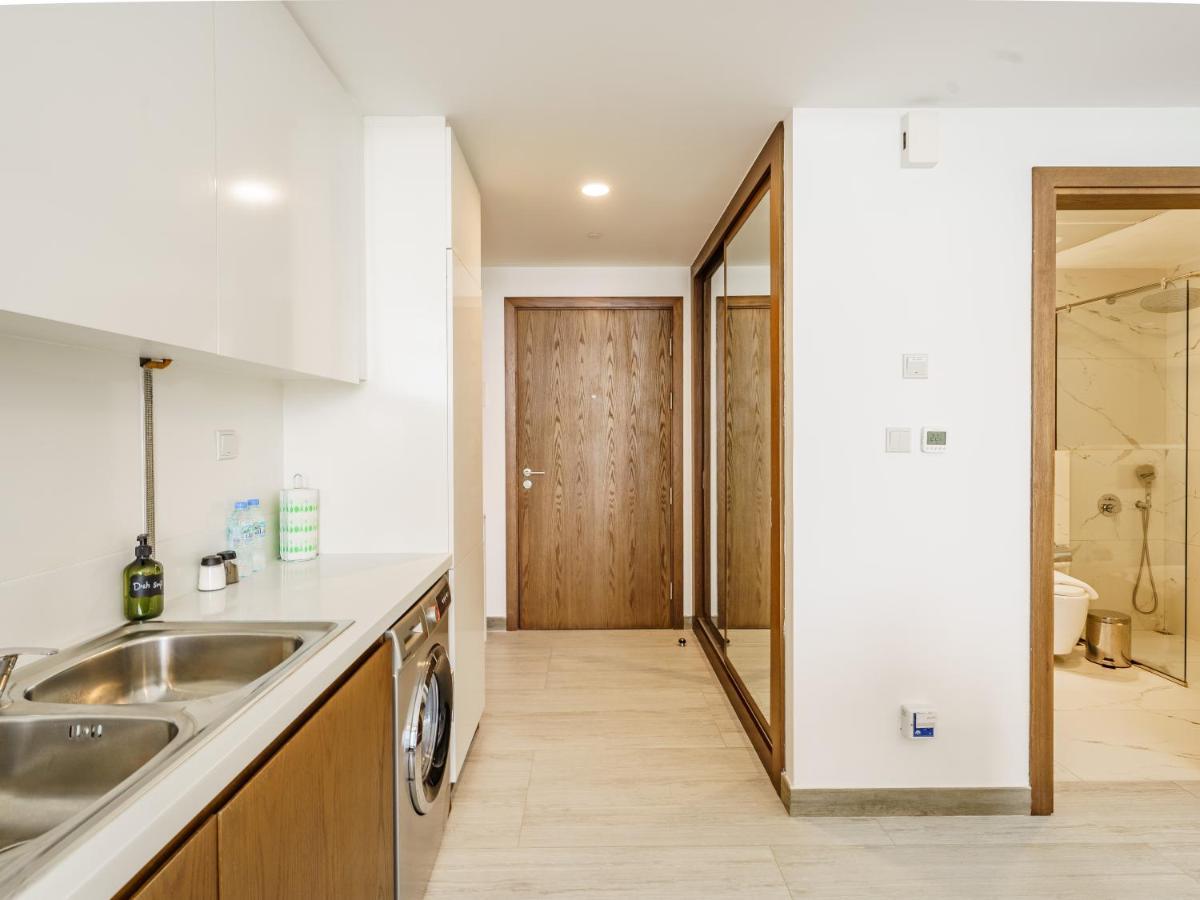 Apartment Luxury With Pool View In Vibrant Community *