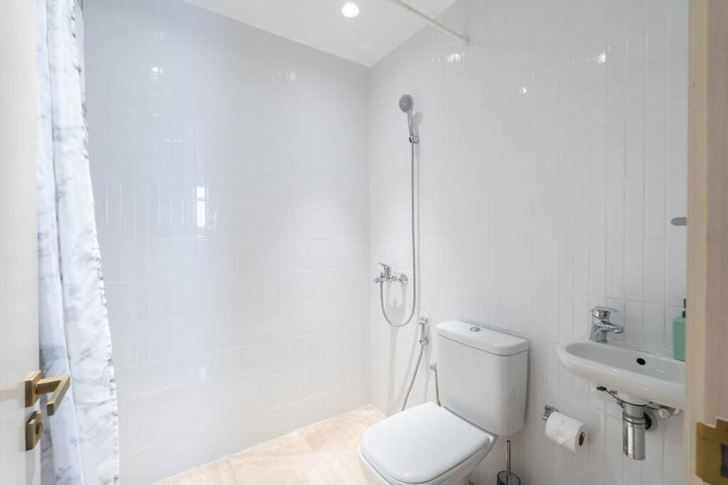 Apartment Experience The Luxe Life In The Palm!