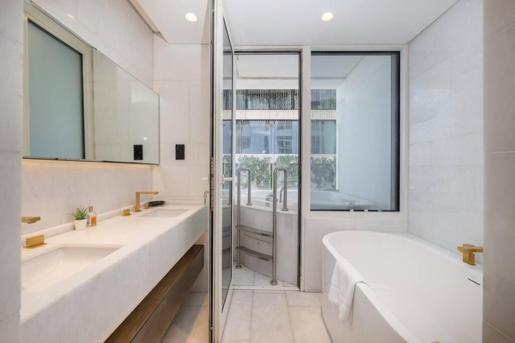 Apartment Experience The Luxe Life In The Palm! *