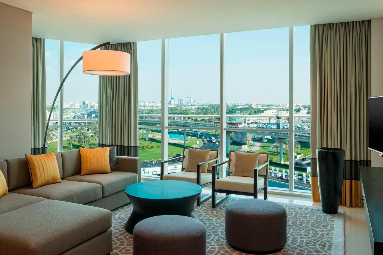 Sheraton Grand Hotel, Hotel 5*