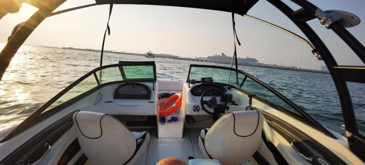 Apartment Marina View, 3 Min Walk To Metro And Beach Plus Free One Hour Boat Trip Dubai