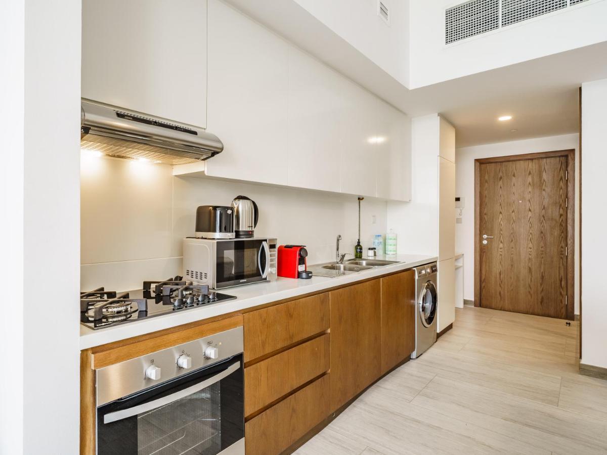 Luxury With Pool View In Vibrant Community Apartment Dubai