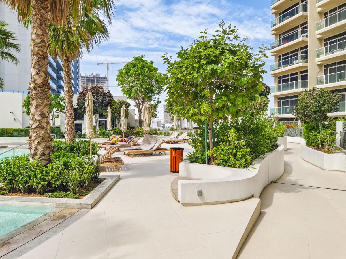 Apartment Luxury With Pool View In Vibrant Community Dubai