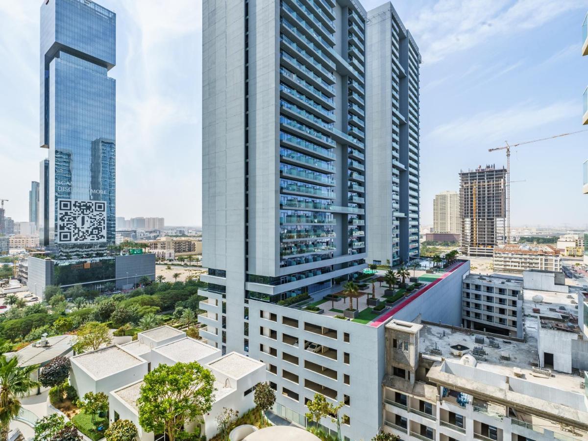 Luxury With Pool View In Vibrant Community * Dubai