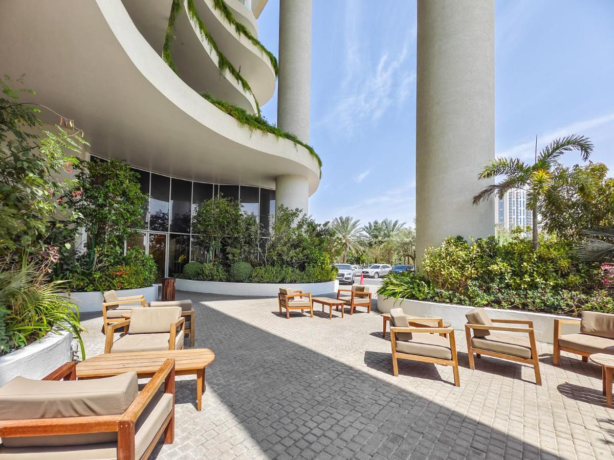 Luxury With Pool View In Vibrant Community Apartment Dubai