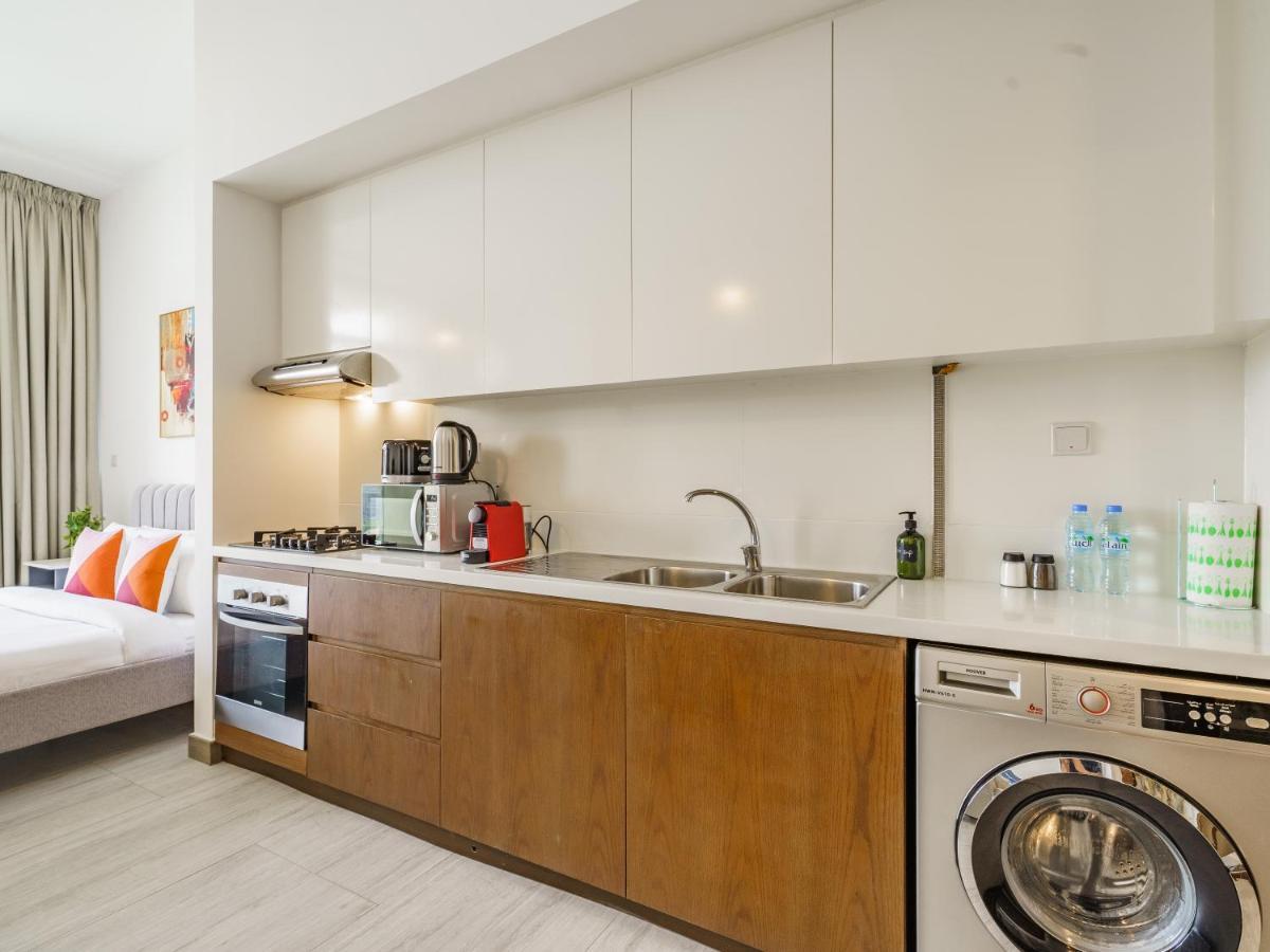 Luxury With Pool View In Vibrant Community