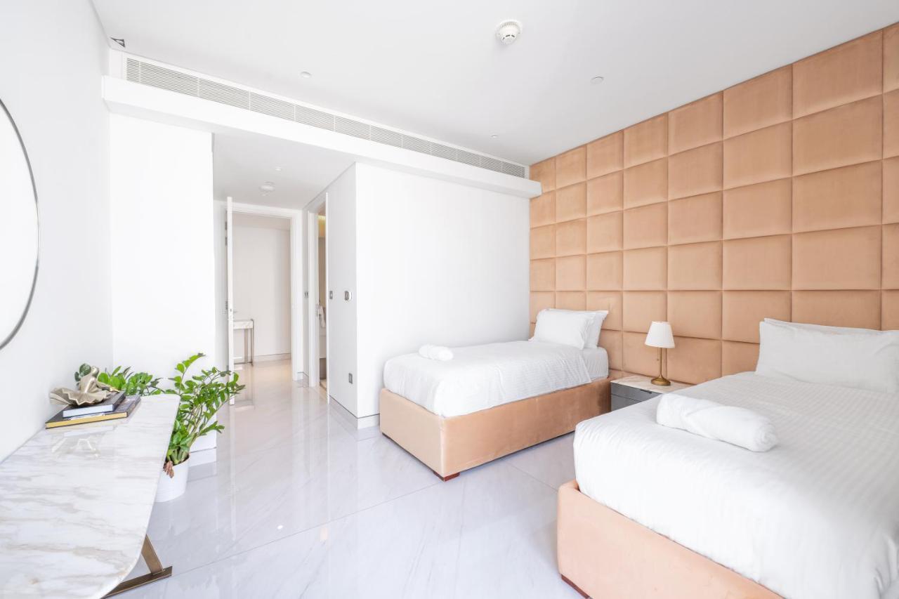 Spectacular 3 Bedroom With Maids Facing The Eye Apartment