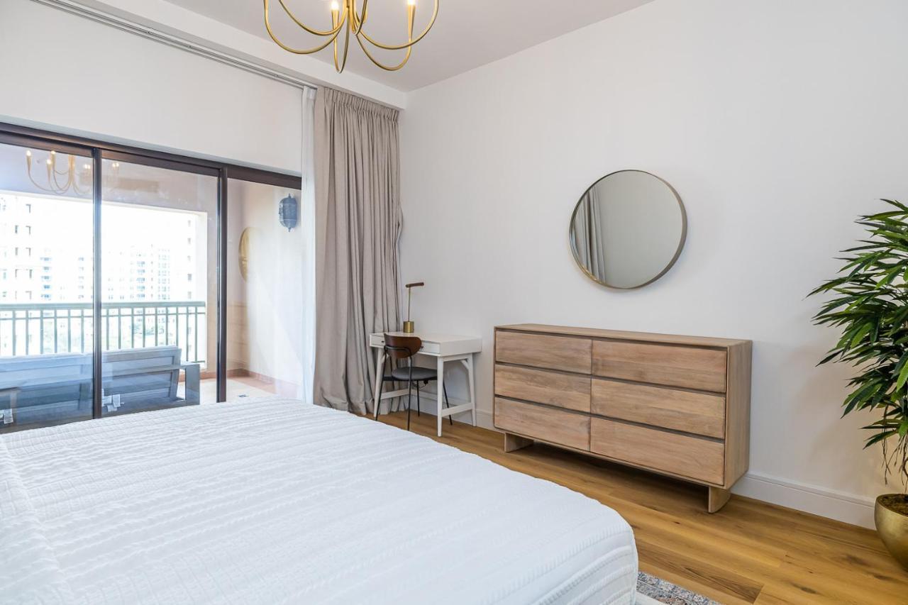 In Golden Mile With Access To Fairmont *