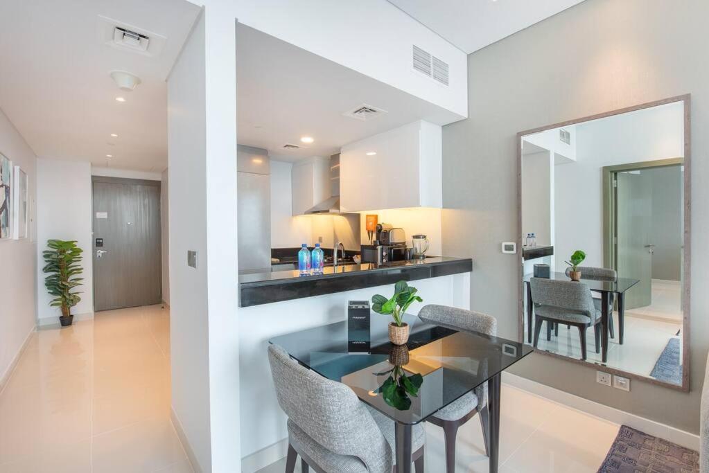 Upscale 1 Bed In Business Bay-suiteable Apartment *