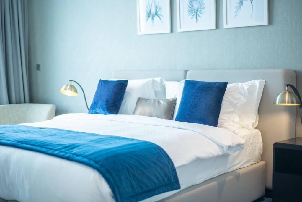Upscale 1 Bed In Business Bay-suiteable * Dubai