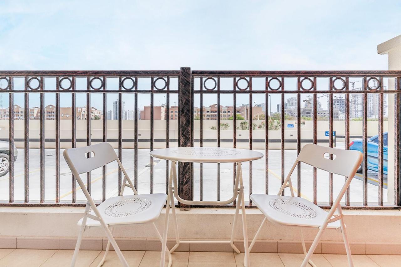 Lower Floor With A Sofa Bed In Jvc - Allsopp&allsopp Apartment Dubai