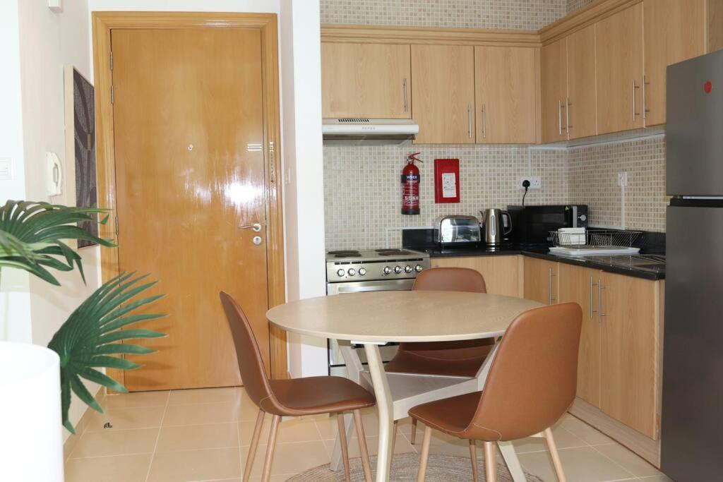 Newly Furnished 1bhk Mayfair I Amazing Canal View *