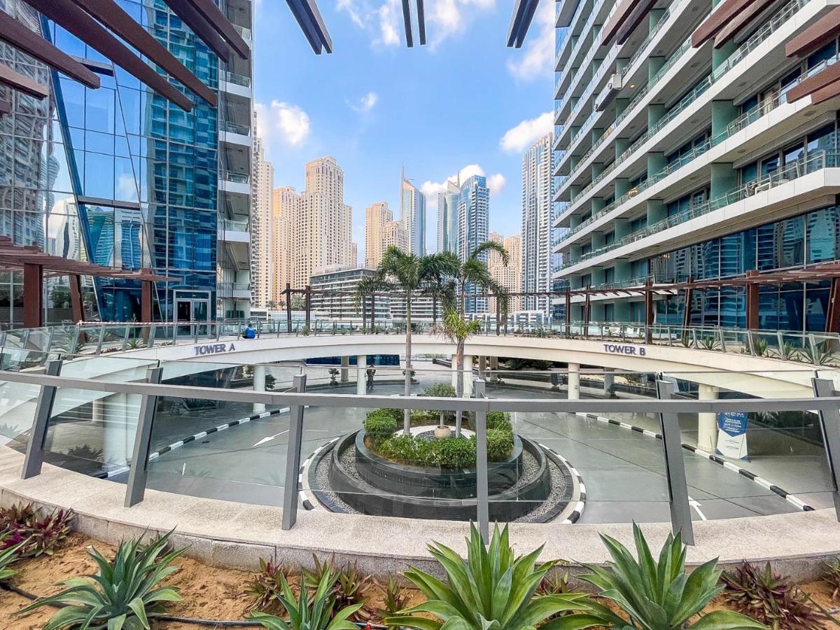 Luxfolio Retreats - Sweeping Marina View Dubai
