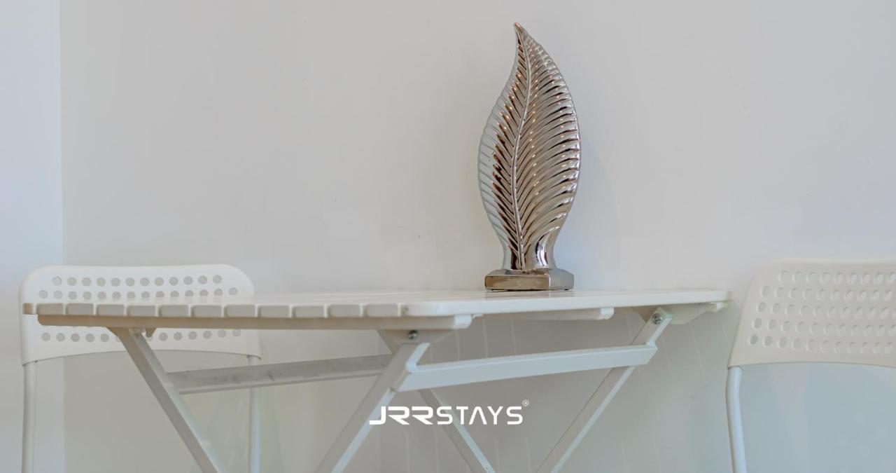 Contemporary Studio In Jvc - Panoramic City Views Dubai
