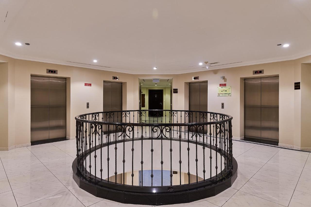 1br For 4 Guests In Marina Crown Apartment Dubai