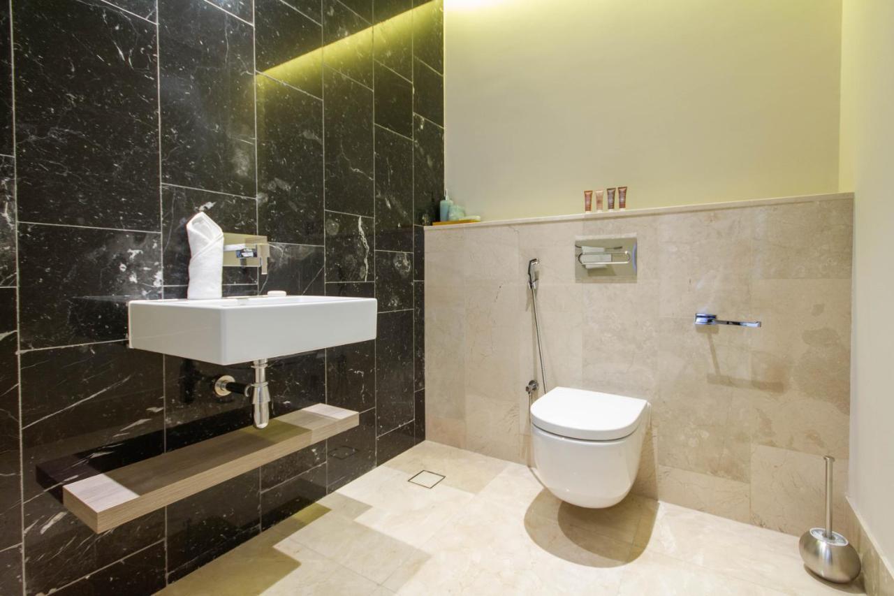 Bespoke Homes - Palm Jumeirah- 2 Bedroom Sea View With Pool & Access, The 8 Apartment