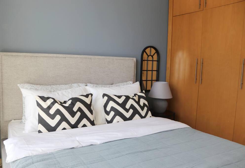Newly Furnished 1bhk Mayfair I Amazing Canal View Apartment *