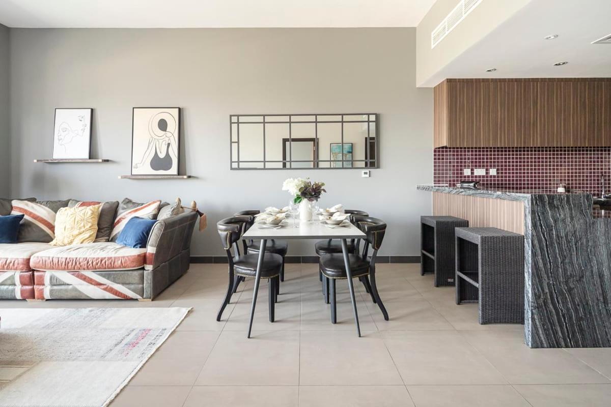 Apartment Frank Porter - The Onyx Tower 2