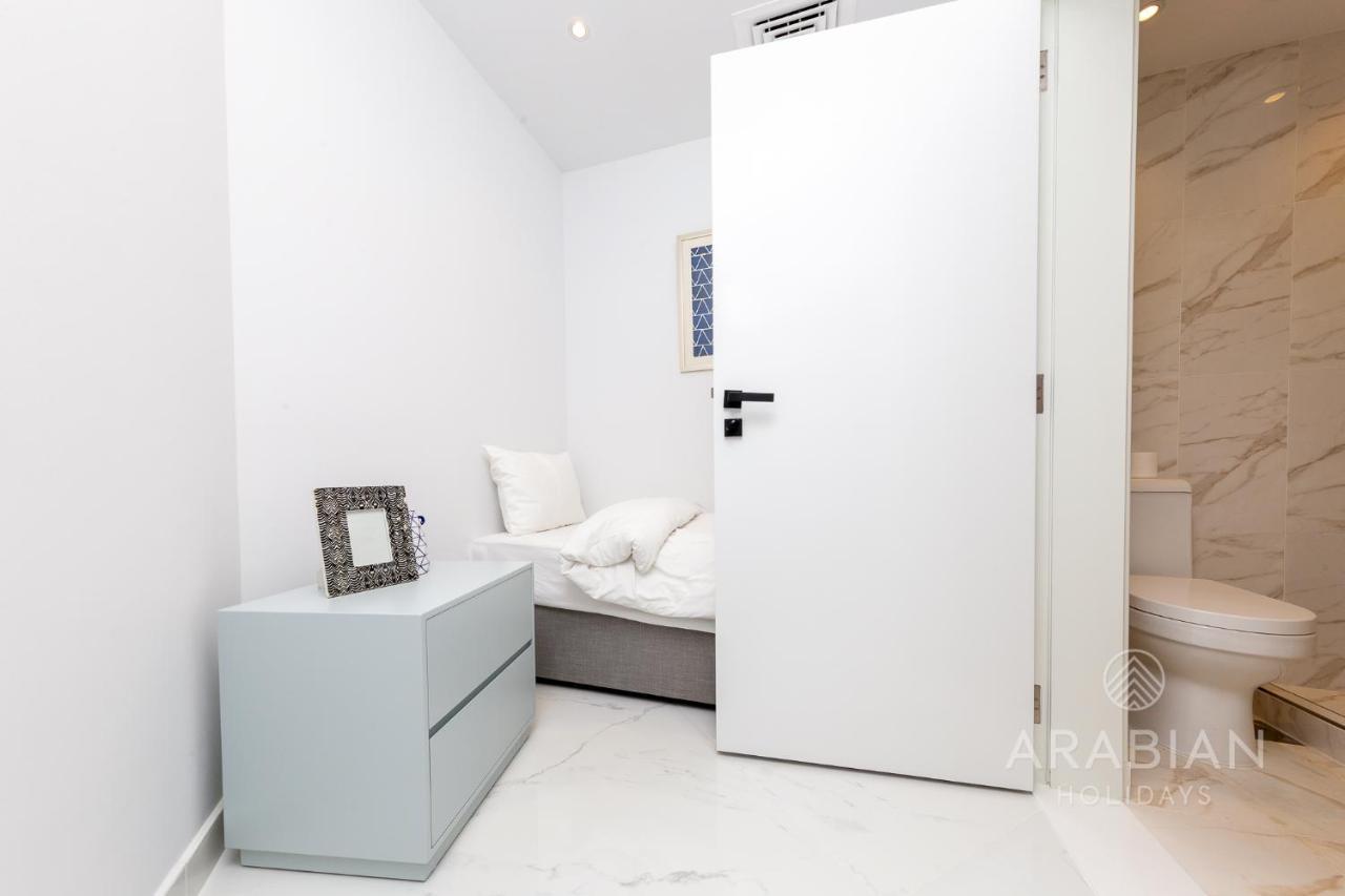 Bright And Cosy 2brmaids With Sea View And Riva Club Access Apartment Dubai