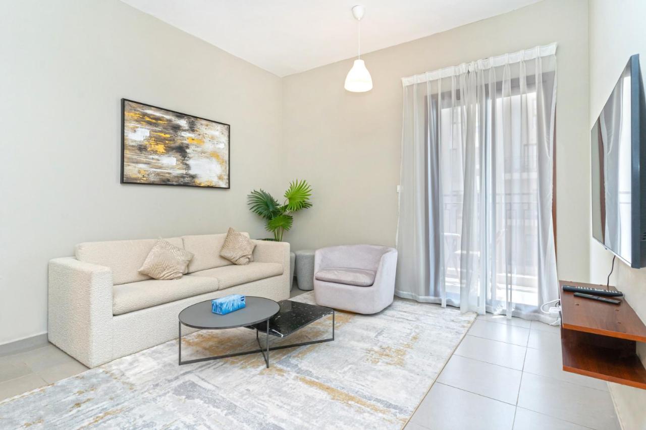 Apartment Beautiful Huge I Fully- Furnished
