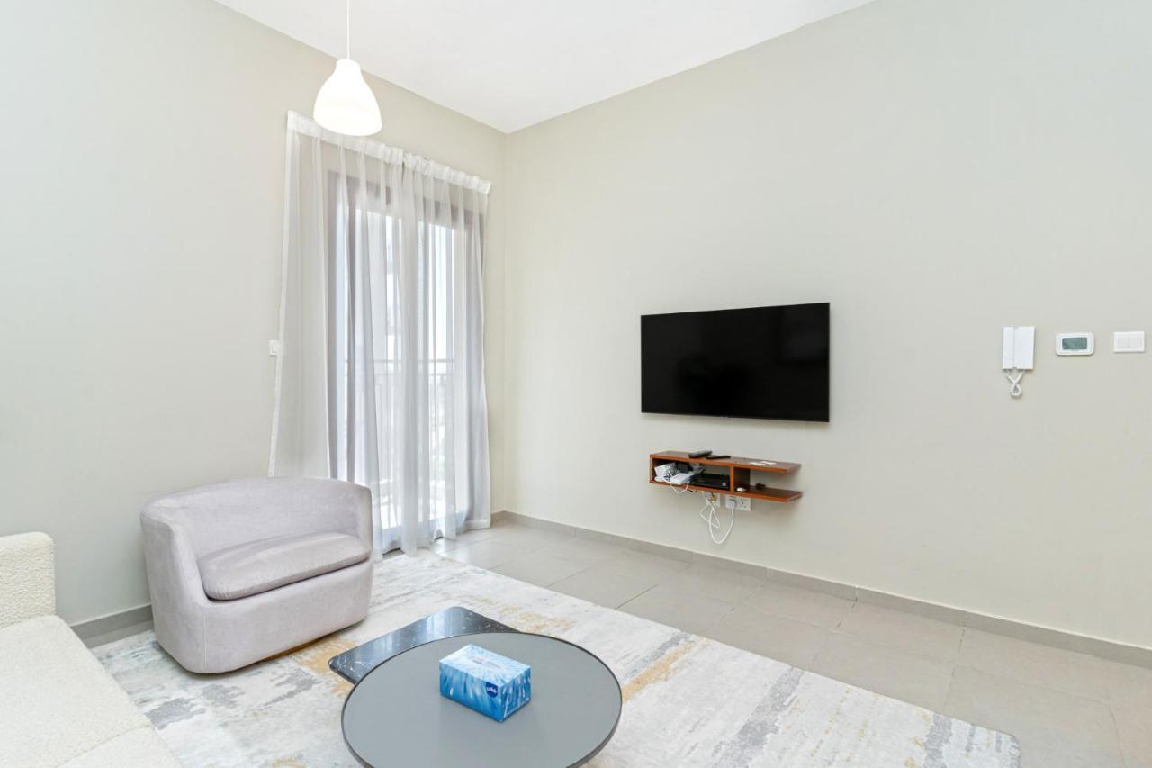 Apartment Beautiful Huge I Fully- Furnished Dubai