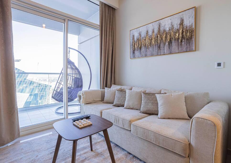 Axinite - Brand New! Warm Cozy 1 Bed High Floor Downtown Canal View Apartment Dubai