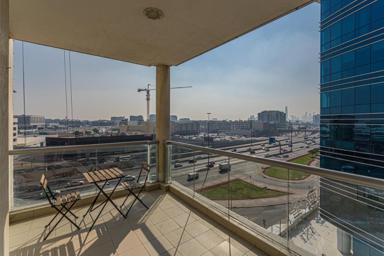 Higuests - Cheerful With Stunning Views In Port Saeed Apartment *