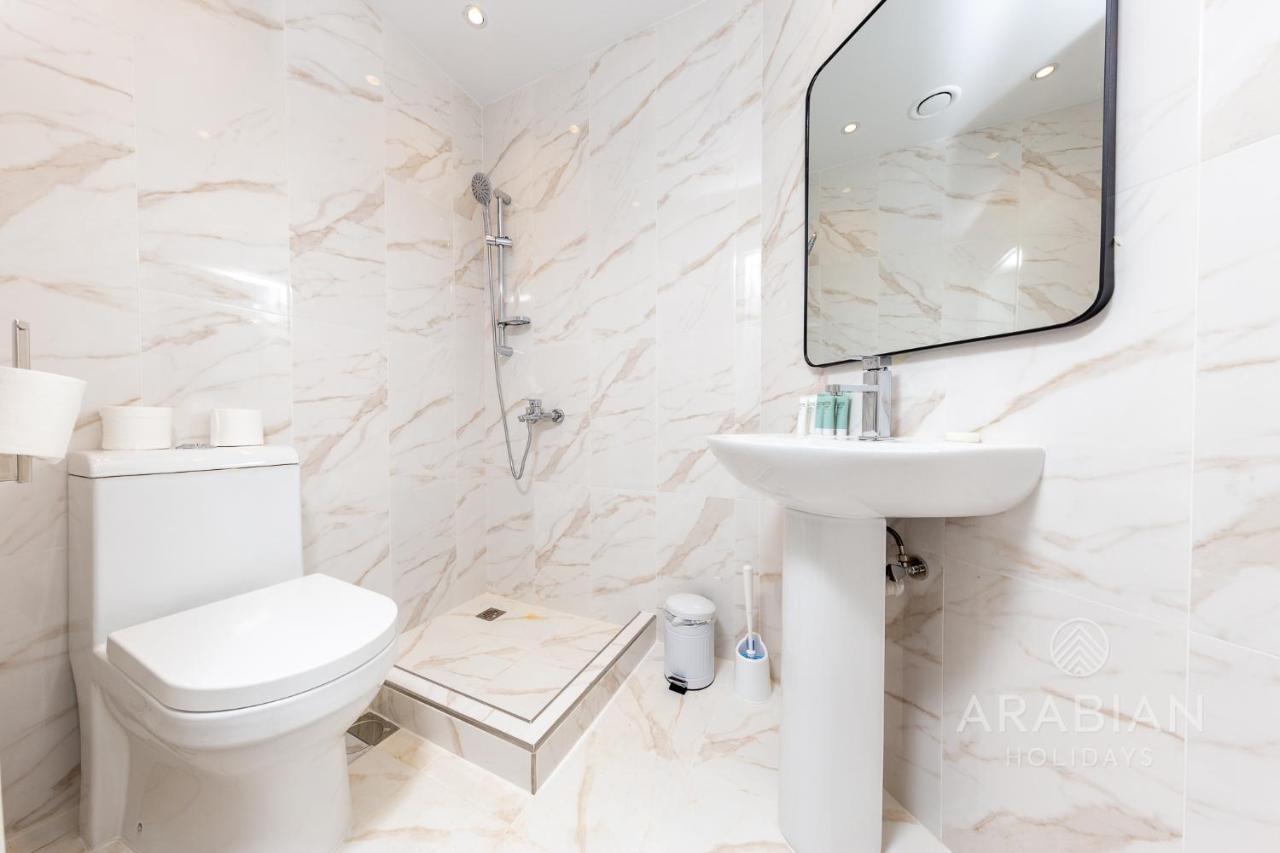 Bright And Cosy 2brmaids With Sea View And Riva Club Access Apartment