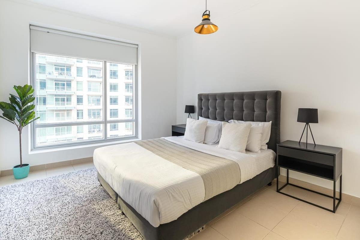 Frank Porter - Burj Views Apartment *