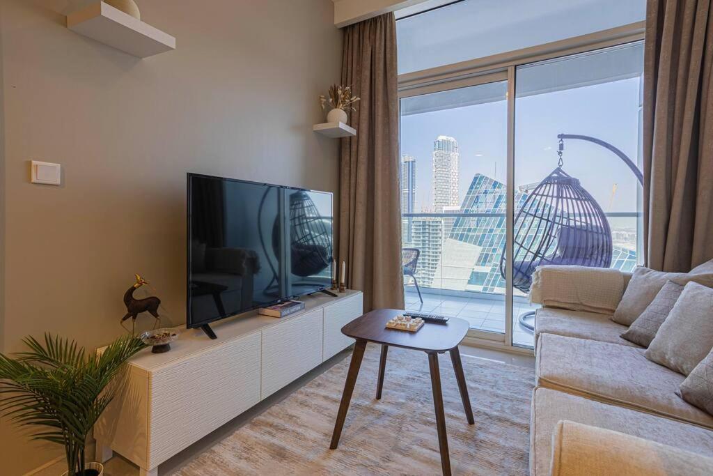 Axinite - Brand New! Warm Cozy 1 Bed High Floor Downtown Canal View * Dubai