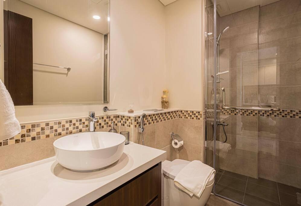 Apartment Axinite - Brand New! Warm Cozy 1 Bed High Floor Downtown Canal View