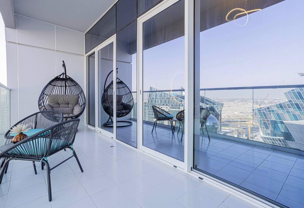 Axinite - Brand New! Warm Cozy 1 Bed High Floor Downtown Canal View Apartment