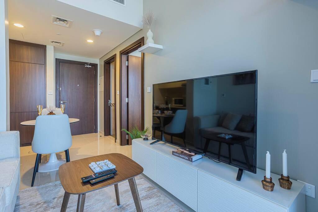 Axinite - Brand New! Warm Cozy 1 Bed High Floor Downtown Canal View * Dubai