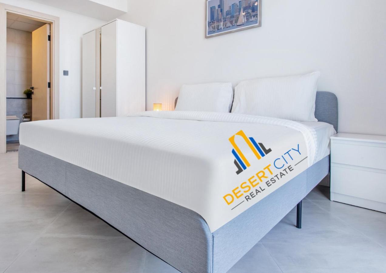 Fully Furnished One Bed In Al Jadaf, Hosted By Desert