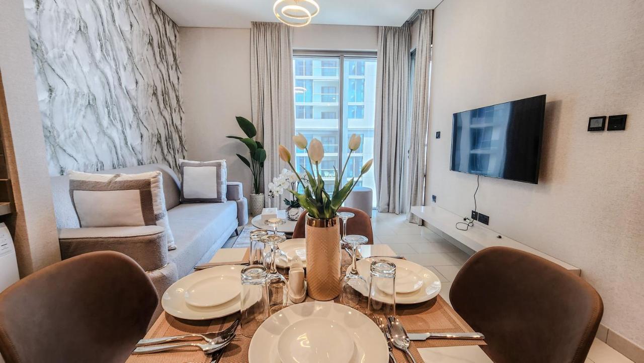 By Latinem Luxury 1br Holiday Cvr B1603 Near Burj Khalifa Apartment