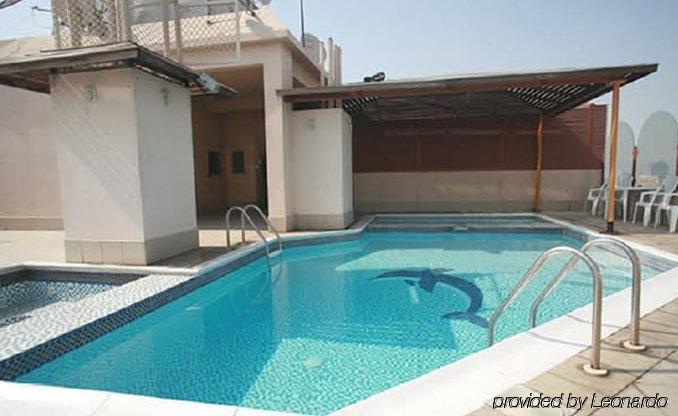 Dolphin 3*