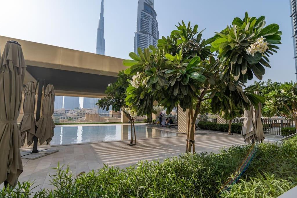 Luxury 2br High Floor Apt. W/ Burj Khalifa View With Laser Light Show And Dancing Fountain View Apartment *