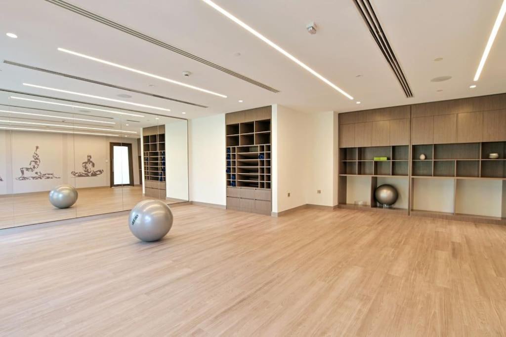 Luxury 2br High Floor Apt. W/ Burj Khalifa View With Laser Light Show And Dancing Fountain View Dubai