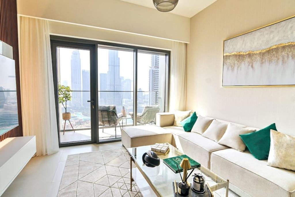 Apartment Luxury 2br High Floor Apt. W/ Burj Khalifa View With Laser Light Show And Dancing Fountain View *