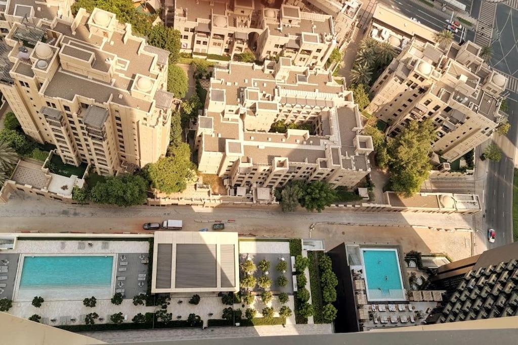 Luxury 2br High Floor Apt. W/ Burj Khalifa View With Laser Light Show And Dancing Fountain View Apartment Dubai
