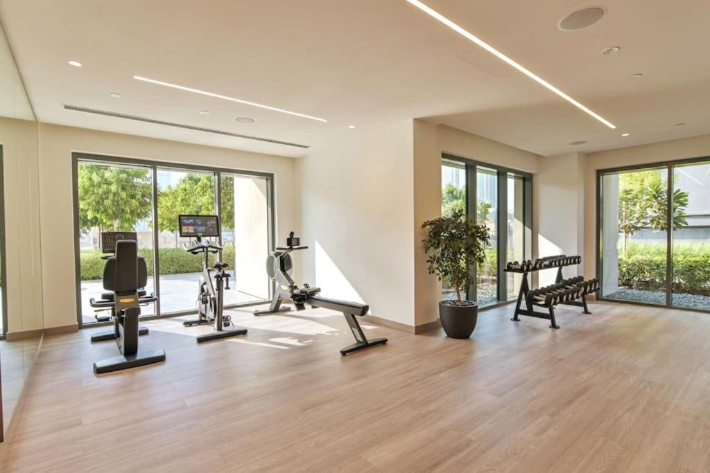 Luxury 2br High Floor Apt. W/ Burj Khalifa View With Laser Light Show And Dancing Fountain View Apartment *