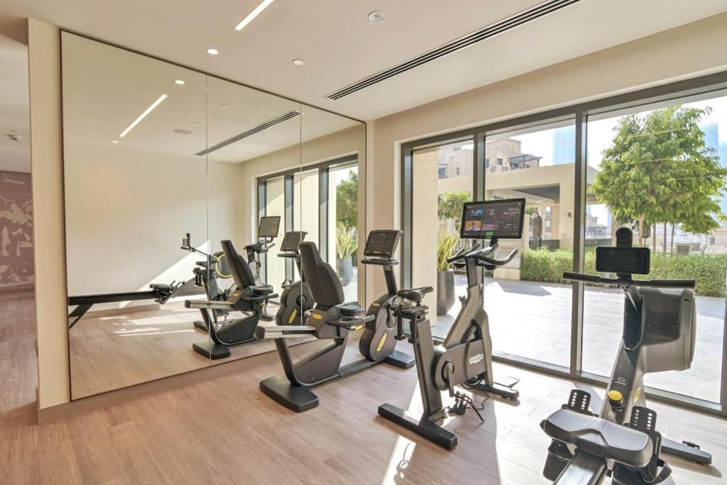 Apartment Luxury 2br High Floor Apt. W/ Burj Khalifa View With Laser Light Show And Dancing Fountain View *