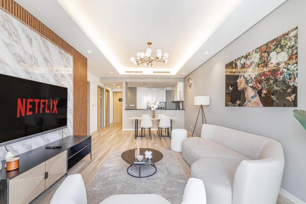 Daniels Burj Khalifa View 2br At Paramount Midtown *